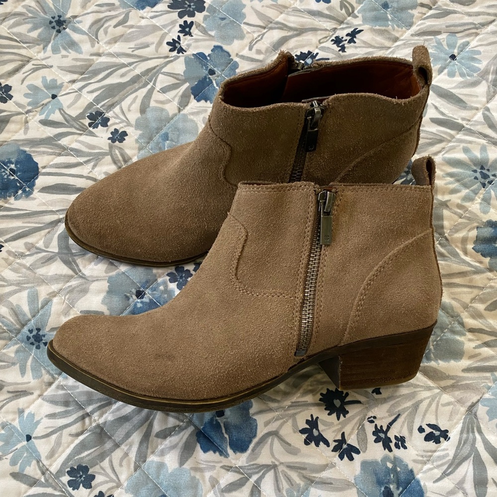 Lucky Brand Taupe Western Booties